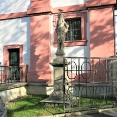 Socha svatého Šebestiána u kostela svatého Vavřince v Chodově