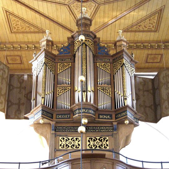 Orgel der Warnfried-Kirche