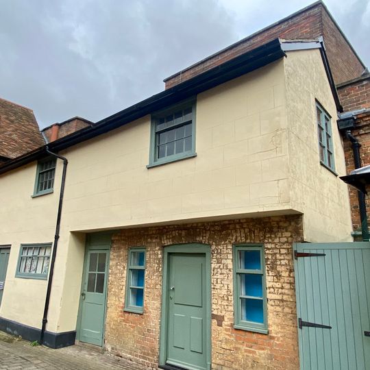 Coach House And Stables To Number 7