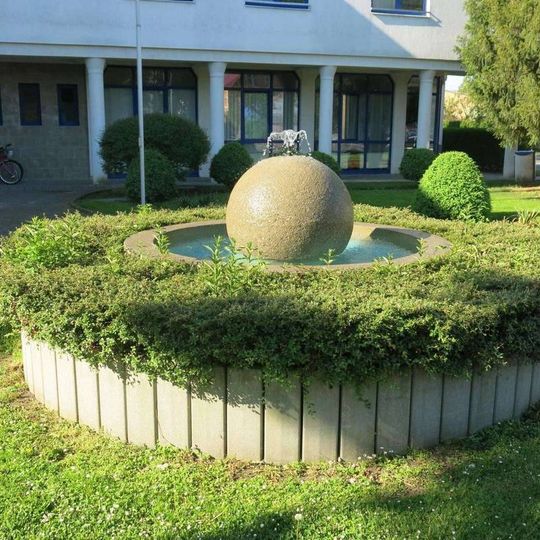 Kašna před Obecním úřadem v Proboštově