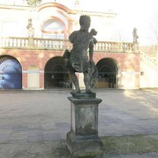 Alegorická socha Amerika před salou terrenou zámku v Klášterci nad Ohří