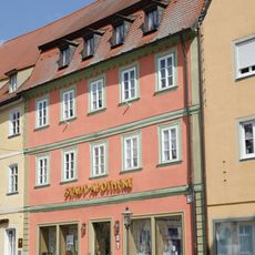 Wohn- und Geschäftshaus