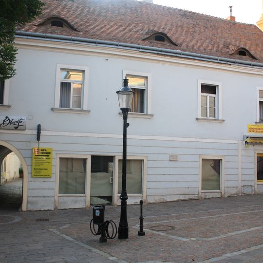 Wohn- und Geschäftshaus