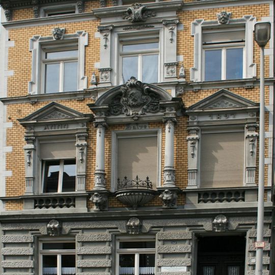 Friedrich-Ebert-Straße 243