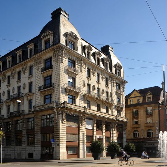 Bâtiment de contrôle