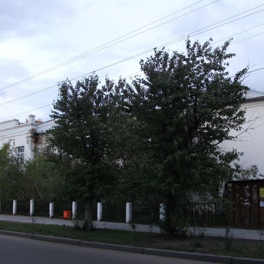 Здание школы № 4, где в годы Великой Отечественной войны размещался эвакогоспиталь № 939