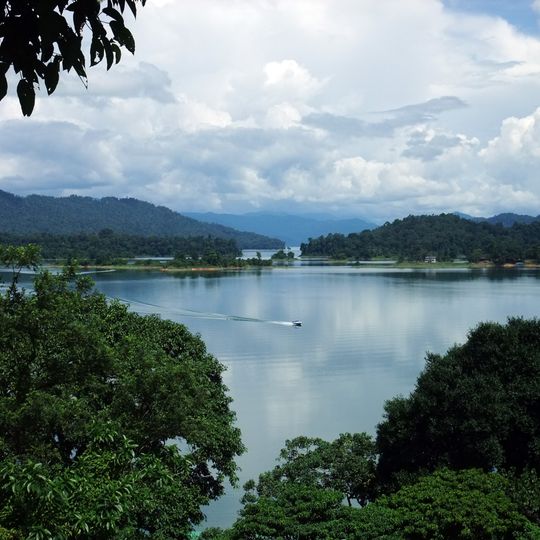 Kenyir Lake
