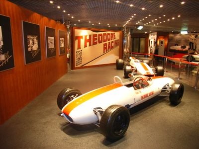 Interior 0