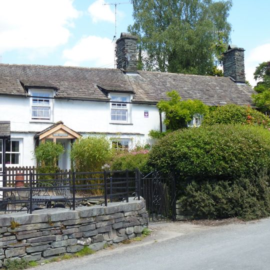 Rose Cottage  Wistaria Cottage