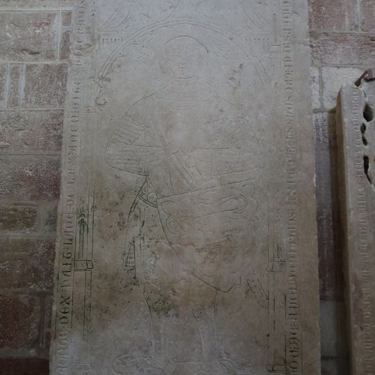 Dalle funéraire de Richard de Jaucourt à Saint-Seine-l'Abbaye