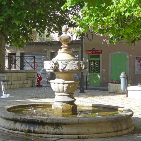 Fontaine Place du Chanoine Sautel d’Orange