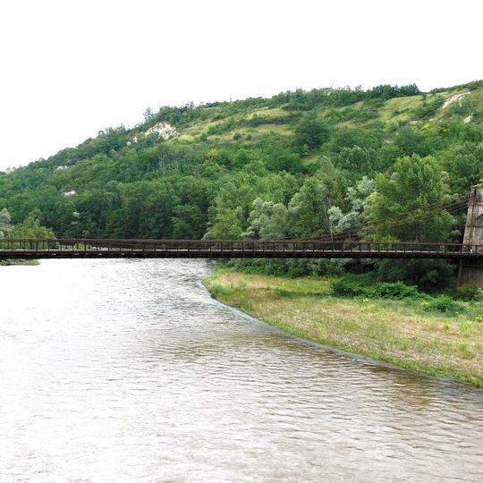 Pont suspendu sur l'Allier à Parentignat