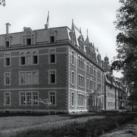 L'Assomption College