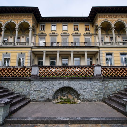 Villa Bellerive with park