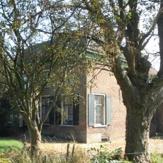 Lingedijk 7, Wadenoijen