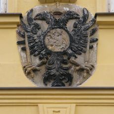 U orla, Valdštejnovo náměstí 5