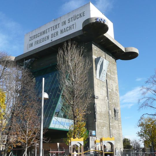 Zerschmettert in Stücke