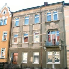 Mietshaus in geschlossener Bebauung Schillerstraße 2