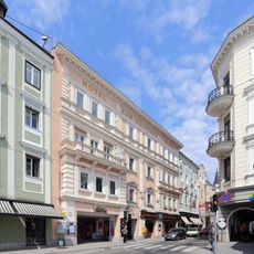 Wohn- und Geschäftshaus, ehem. Hotel Goldenes Schiff