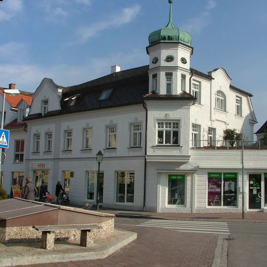 Wohn- und Geschäftshaus