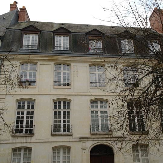 Hôtel, 9 rue de la Lamproie