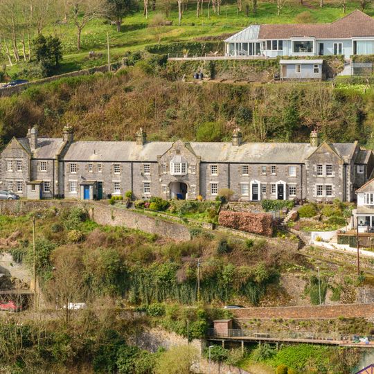 Coastguard Station Flats  Peninhay