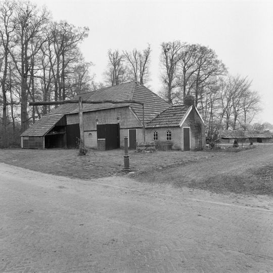 Boerderij met achterbaander, schuur 2
