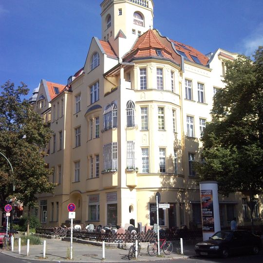 Mietshaus Mainauer Straße 7, Görresstraße 30, Südwestkorso 70