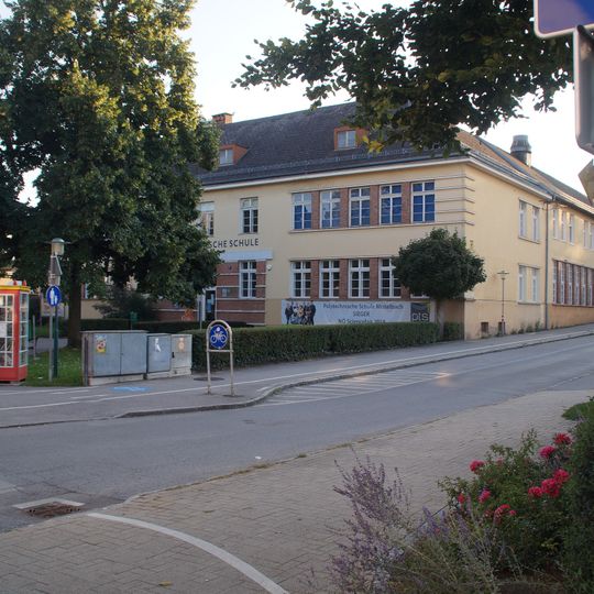 Public bookcase Mistelbach
