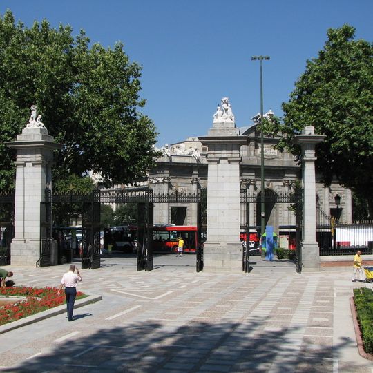 Gate of the Independence