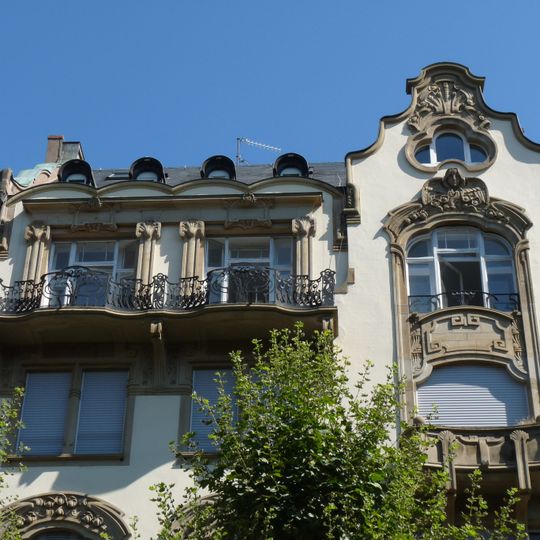 Edificio situado en el número 46 de la avenue des Vosges
