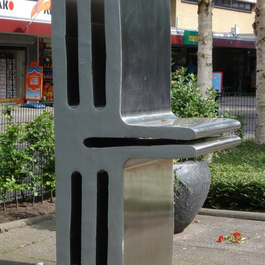 Monument at Samuel Esmeijerplein