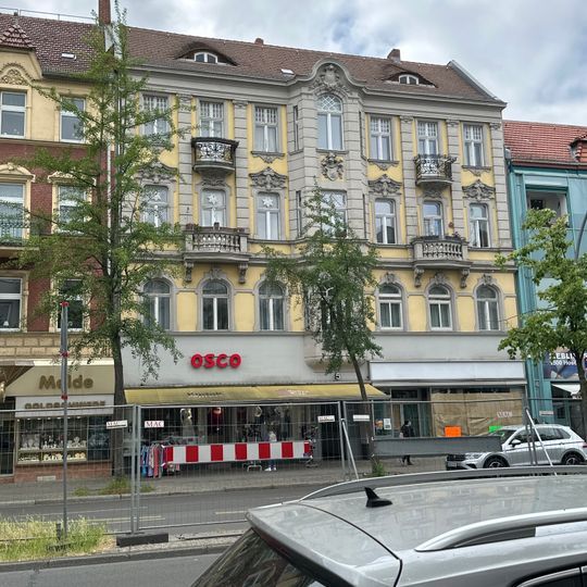 Wohn- und Geschäftshaus Berliner Straße 5