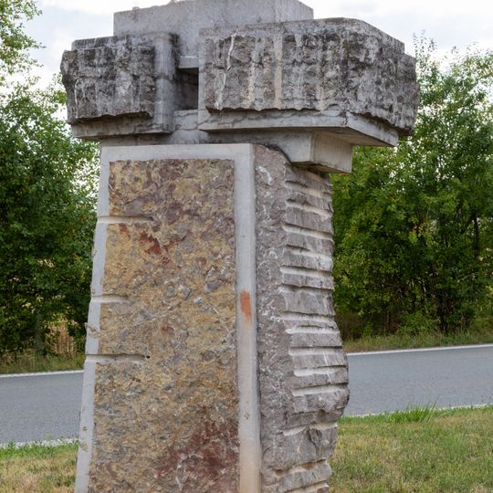 Plastika Průzor na Cestě mramoru v Dobřichovicích