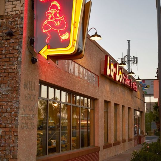 Lo Lo's Chicken and Waffles