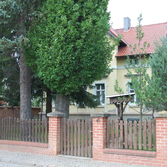 Friedrich-Engels-Straße 16