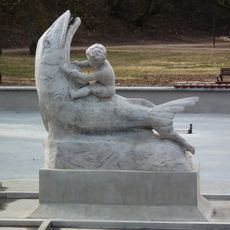 Fontanna Ryba z dzieckiem w Olsztynie