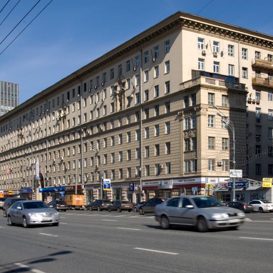 Ժոլտովսկու տուն Լենինի պողոտայում[խմբագրել]