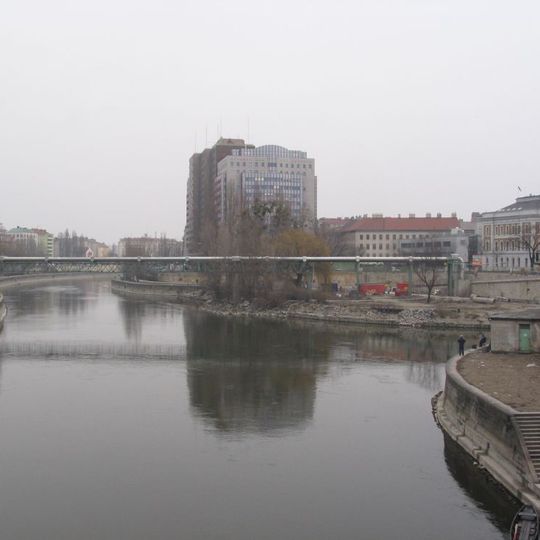 Donaukanal Rohrbrücke