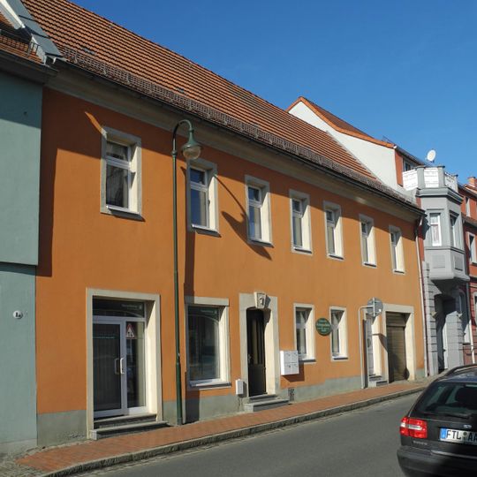 Ackerbürgerhaus in geschlossener Bebauung Meißner Straße 1