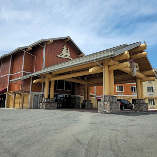 Twin Pine Casino
