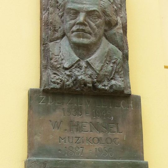 Pamětní deska Walthera Hensela na domě Pod Doubravkou 6 v Teplicích