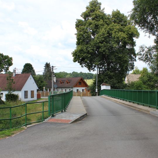 Most přes Nežárku v Horní Lhotě