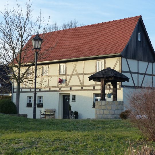 Wohnhaus mit Einfriedungsmauer Nordstraße 17