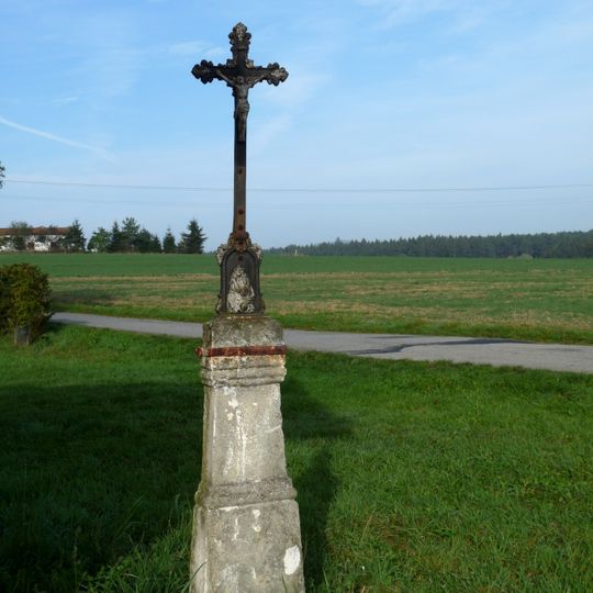 Kříž u rozcestí na Zvíkov