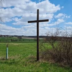 Kříž u křižovatky silnic západně od Kublova