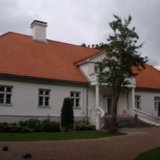 Saare Manor