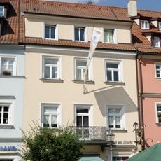 Wohn- und Geschäftshaus