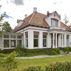 Rentenierswoning met aangebouwde schuur