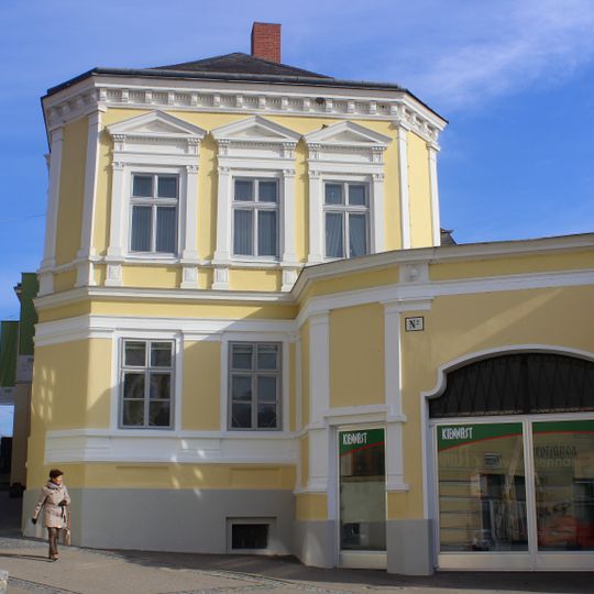 Wohn- und Geschäftshaus